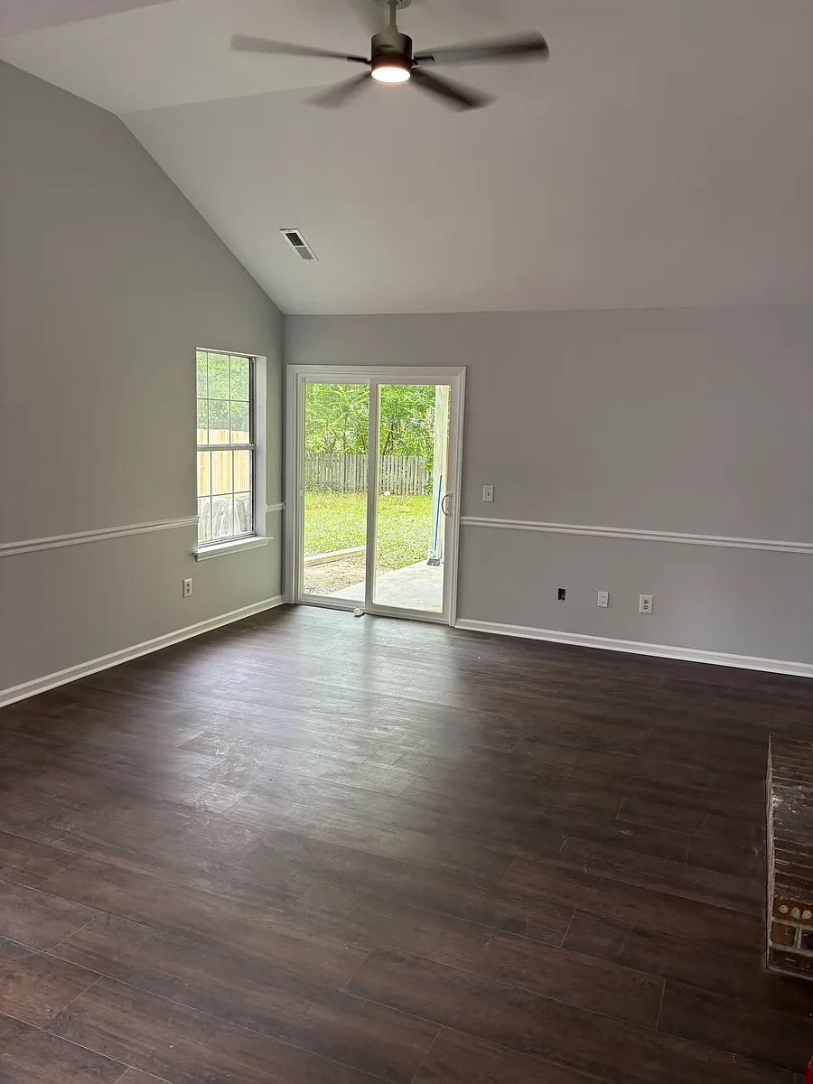 Building Photo - 8465 Battle Forest Dr