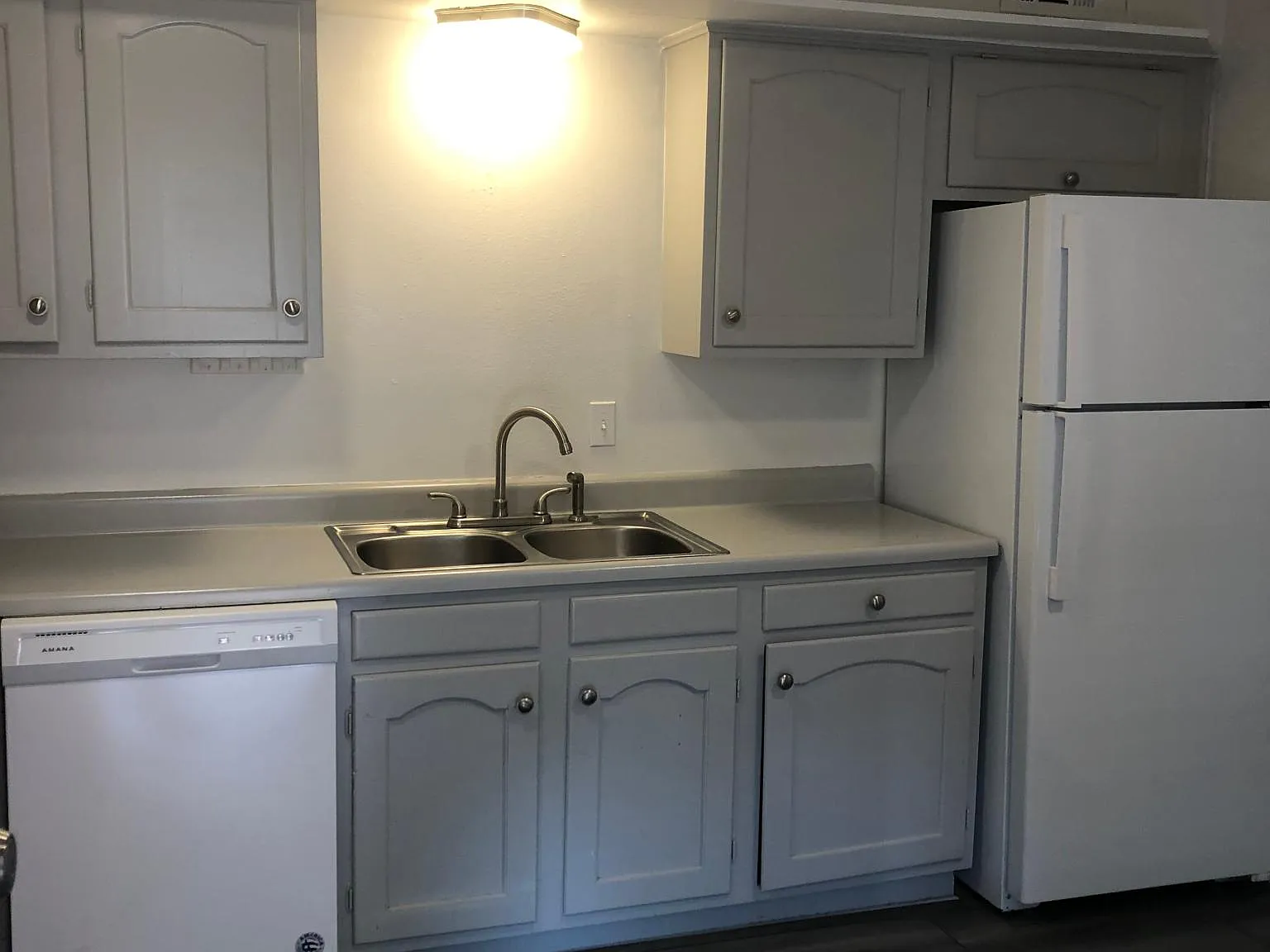1 bed, 700 sqft, $1,000 — Photo 3