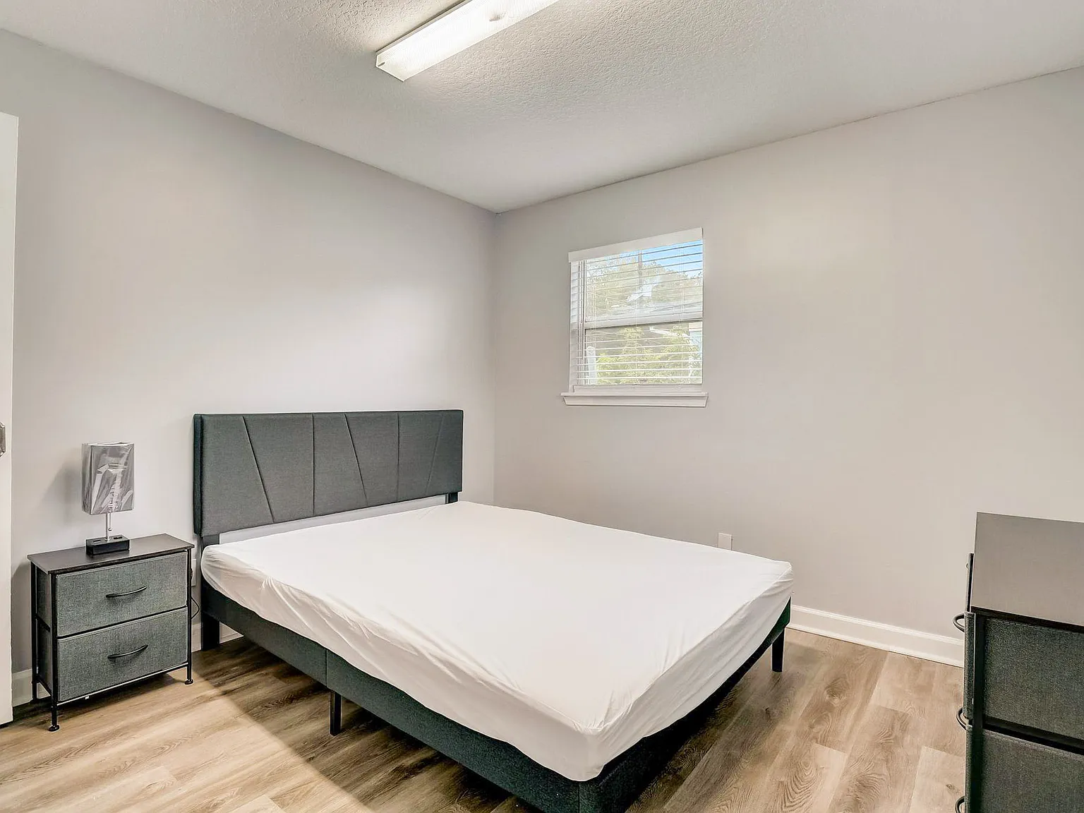 4 bed, 2.0 bath, 1703 sqft, $750 — Photo 1