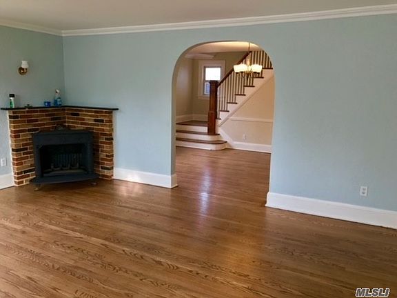 3rd image of 2595 Central Ave