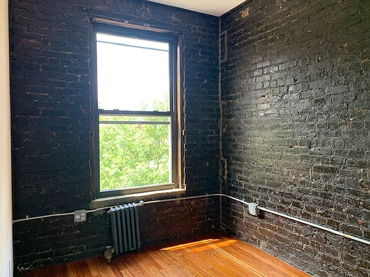 Rented by PocketBroker Inc | media 10