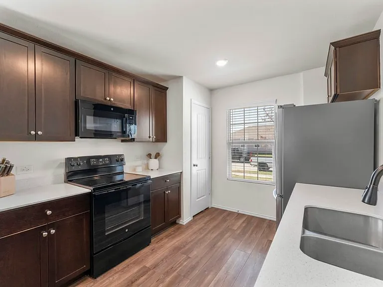 718 Trestle Dr — Photo 13