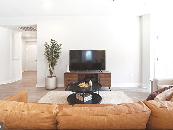 5th image of 10020 Ruffian Way #A