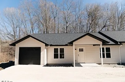 2 bed, 1.0 bath, $1,500 — Photo 1