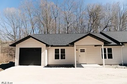7071 Township Road 466 Photo 1