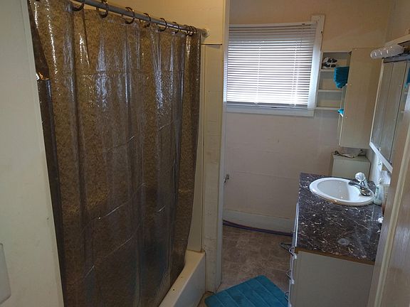 5th image of 1139 Division St #B
