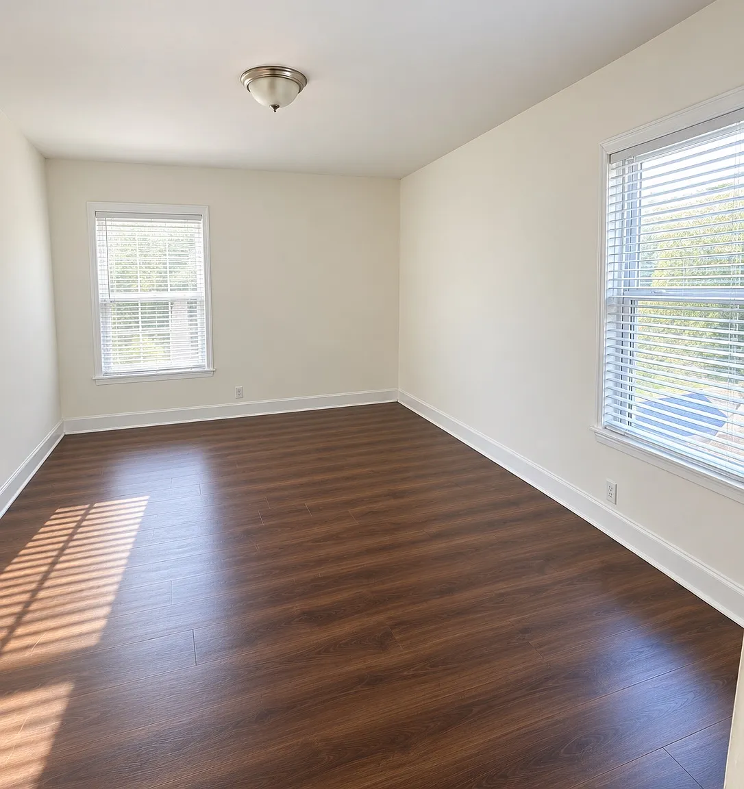 2 bed, 900 sqft, $1,100 — Photo 1