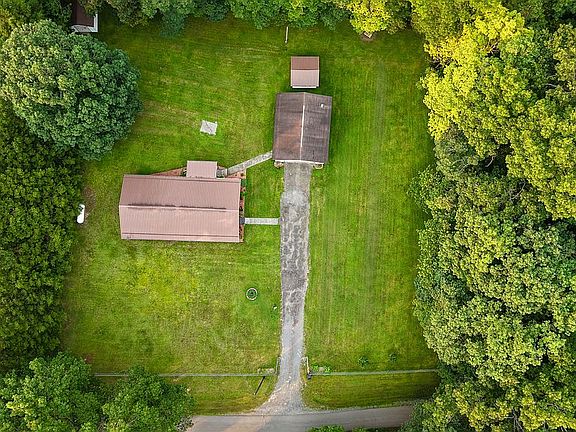 3rd image of 133 Powder House Rd