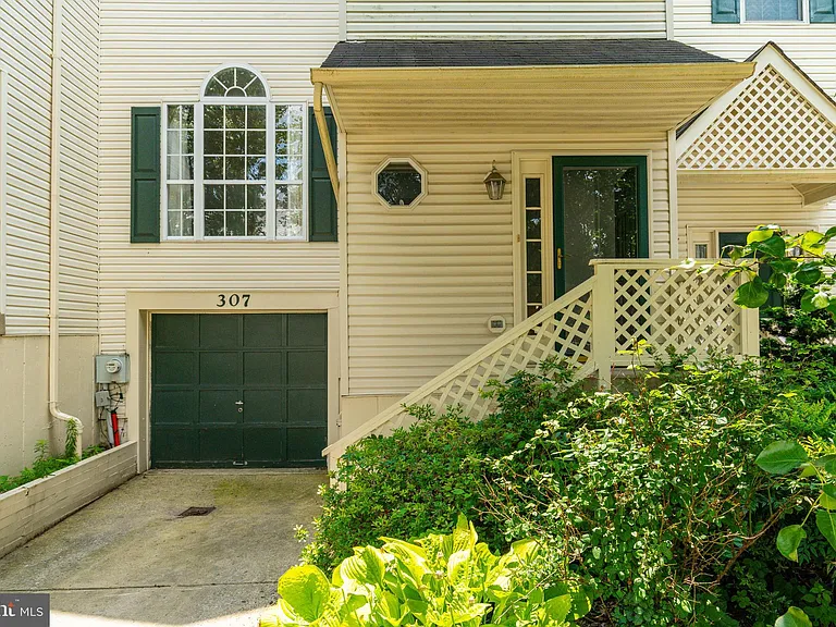 307 Thyme Ln — Photo 2