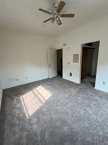 2323 NW Irving St #3 Photo 1