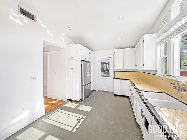 3659 Alabama St — Photo 3