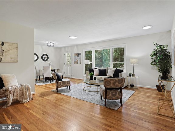 2nd image of 7308 Brookcrest Pl