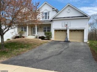 941 Hunters Rdg, Lake Hopatcong, NJ 07849