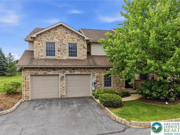 13 Tamarack Ct, Easton, PA 18040
