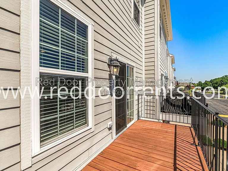 13340 Golden Gate Dr E — Photo 38