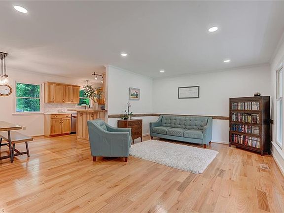 2nd image of 1411 Brookwood Dr