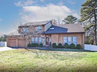 4 Royal Ct, Nesconset, NY 11767