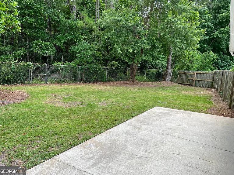 511 Moeckel Ln — Photo 10