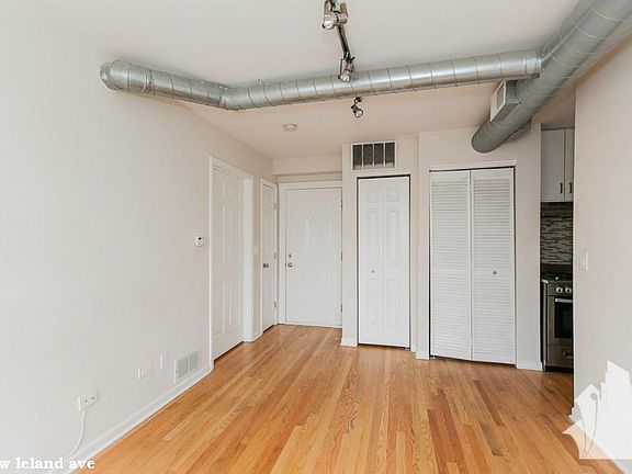 2nd image of 2522 W Leland Ave #621
