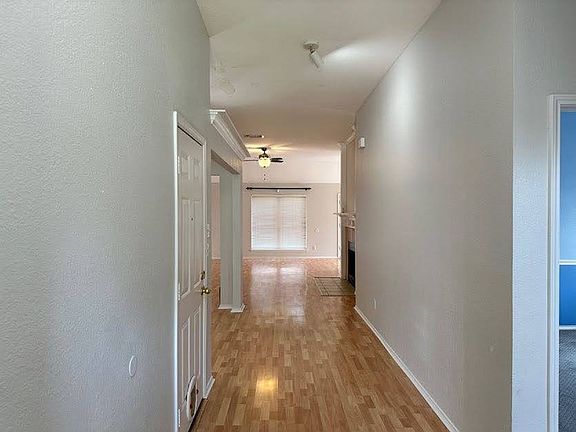 2nd image of 422 Pebblecreek Dr