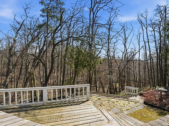 5th image of 115 Doran Rd