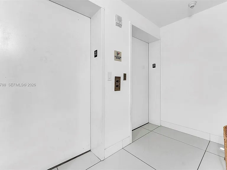 50 S Pointe Dr #2102 — Photo 32