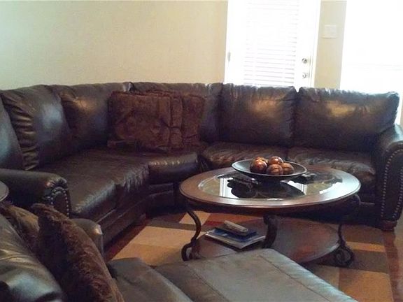 2nd image of 4403 Oakwood Ln