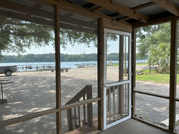 1062 Golf Cart Ln, Summerton, SC 29148