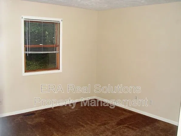 743 S East St, Hillsboro, OH 45133