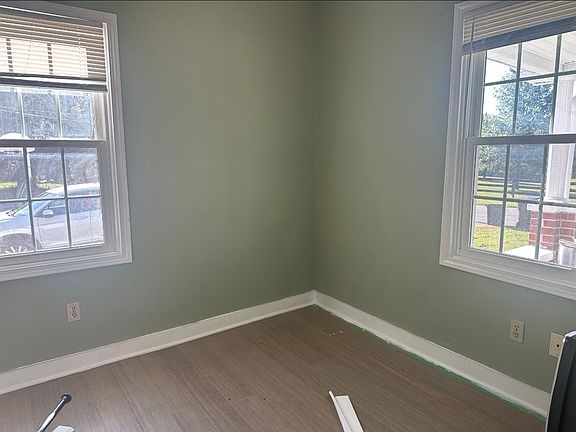 5th image of 219 E Nalls Rd