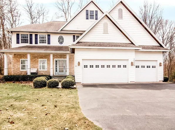 10038 E San Remo Blvd, Traverse City, MI 49684