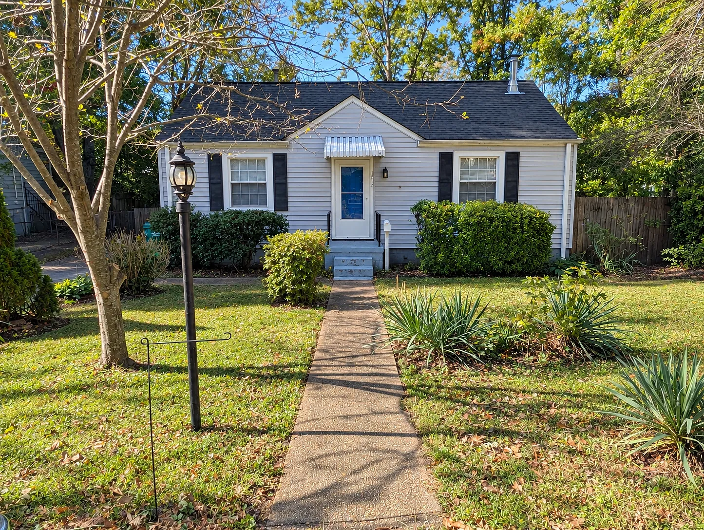 3 bed, 1020 sqft, $2,100 — Photo 1