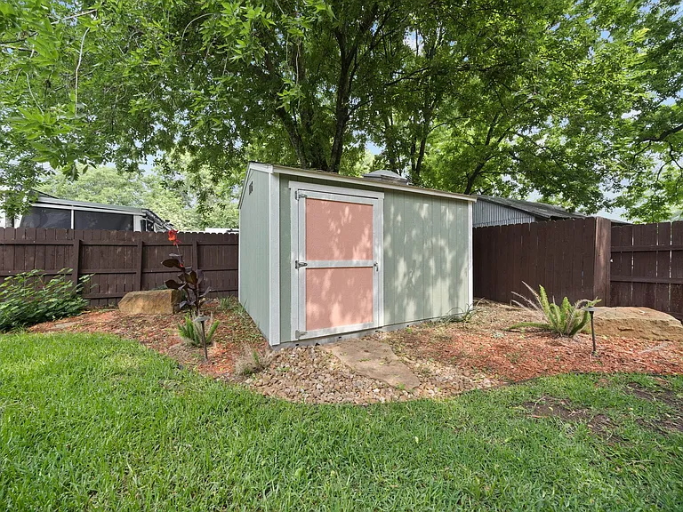 206 W High Ave — Photo 31