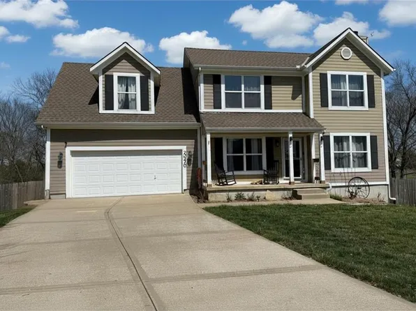 20220 Sycamore Dr, Spring Hill, KS 66083