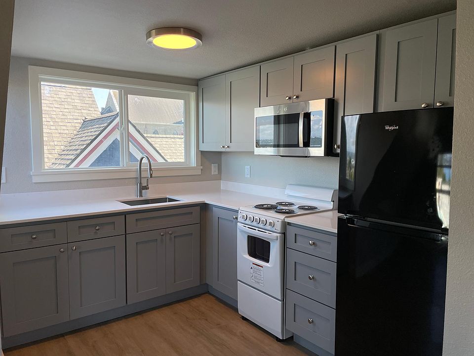 1st image of 1224 N I St #301