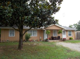 341 Red Bud Ln, Forsyth, MO 65653