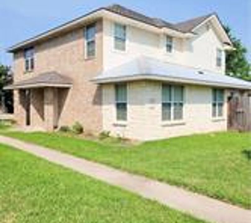 1st image of 2339B Autumn Cir