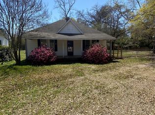 247 Fitzpatrick St, Elmore, AL 36025