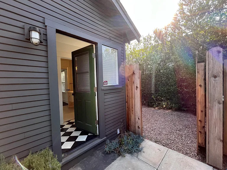 9054 Carson St #D — Photo 12