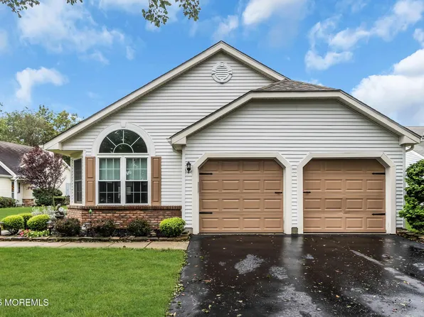 6 Winding River Road, Lakewood, NJ 08701