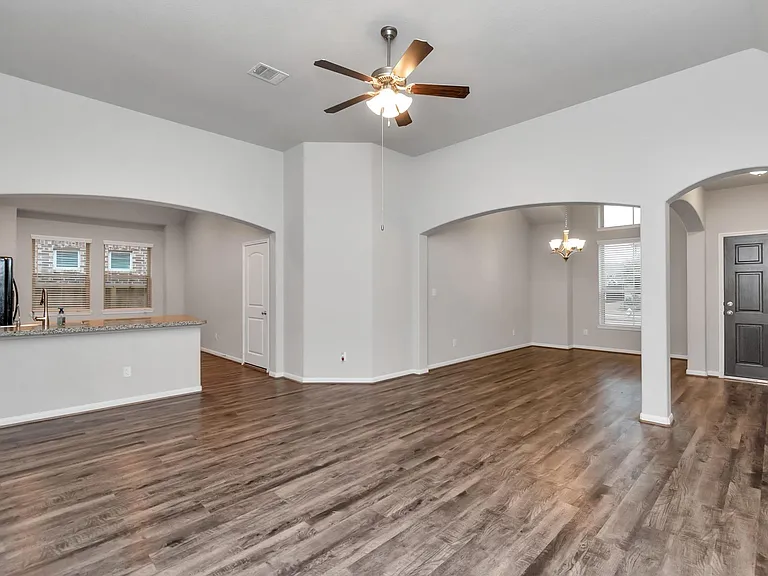4406 Low Meadow Ln — Photo 10