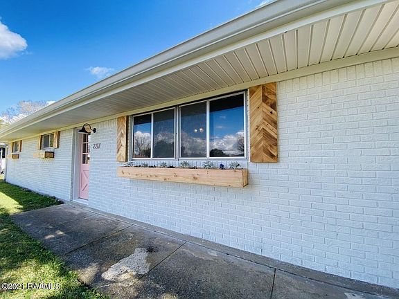 2nd image of 2217 Louisiana Dr