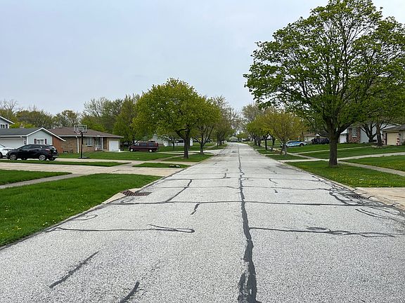 4th image of 5618 Carlton Dr