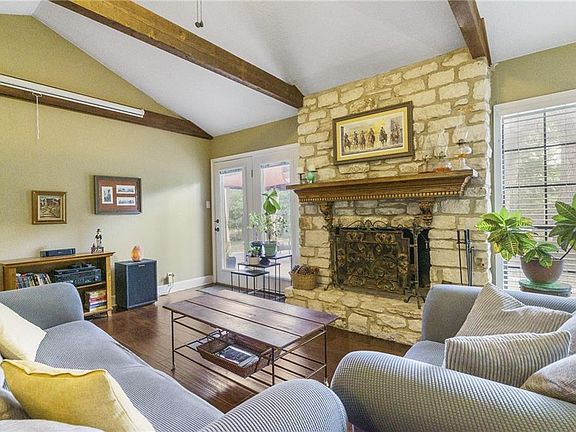5th image of 5 Woodridge Cir