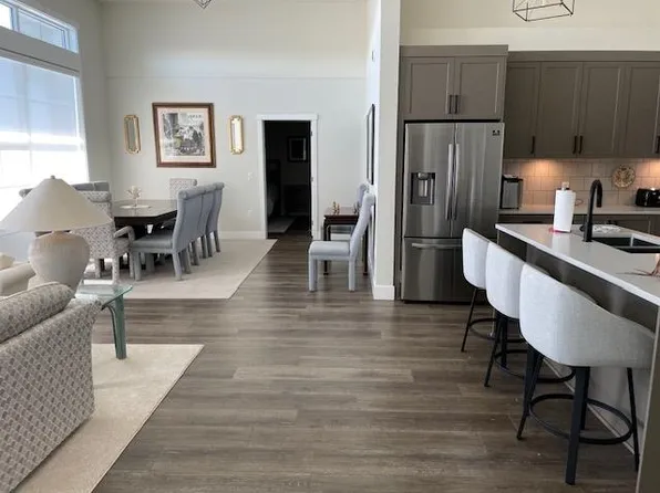 22638 119th Ave #610, Maple Ridge, BC V2X 4L1