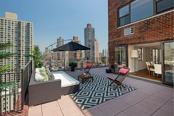 Sold by Stribling | media 8