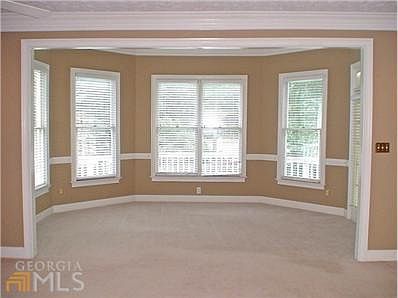 5th image of 591 White Oak Dr