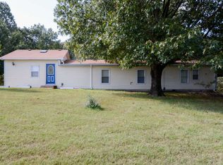 297 Raspberry Rd, Reeds Spring, MO 65737