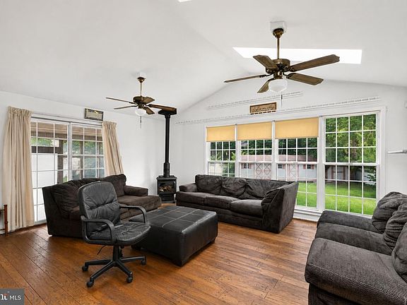 5th image of 2710 Sun Valley Dr