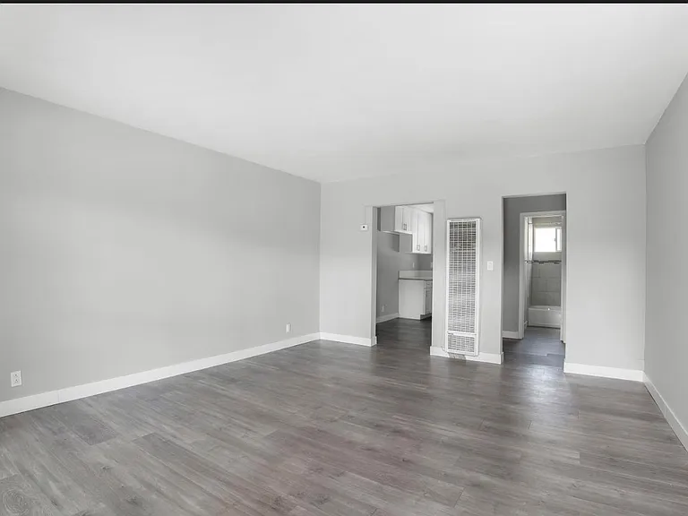Stadium View Apartments — Photo 3